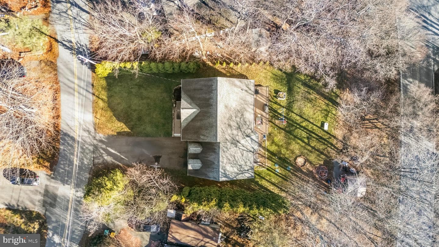 2121 Warwick Circle photo 10