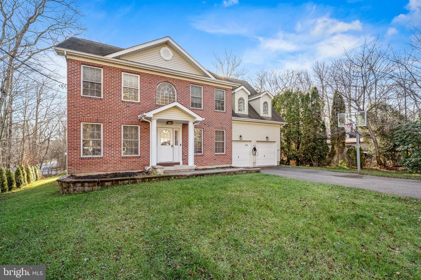 2121 Warwick Circle photo 2