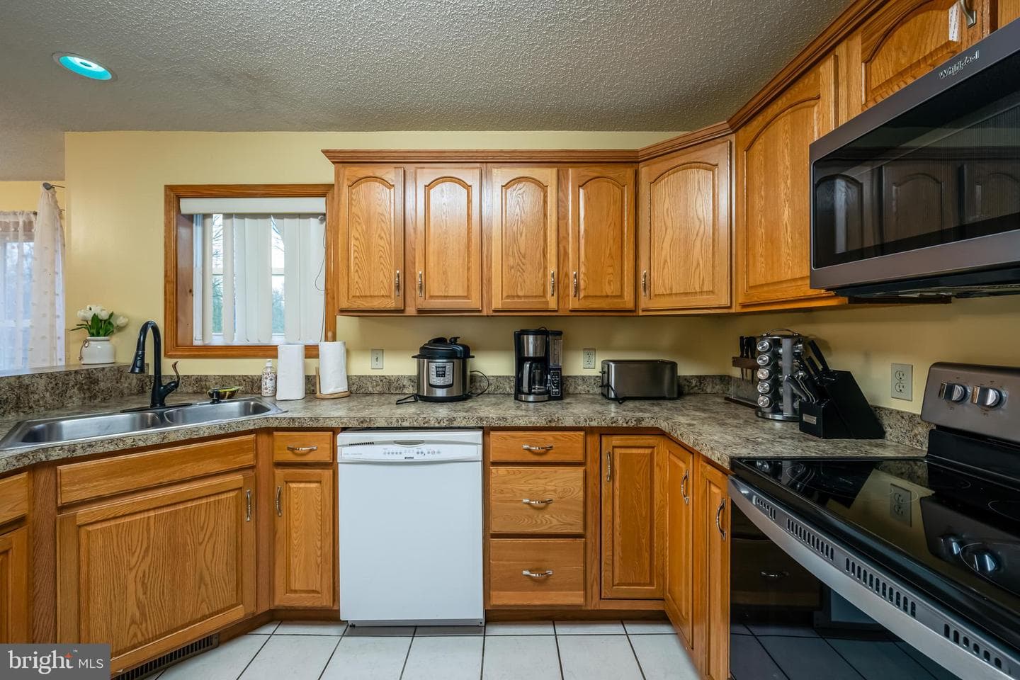 2121 Warwick Circle photo 28