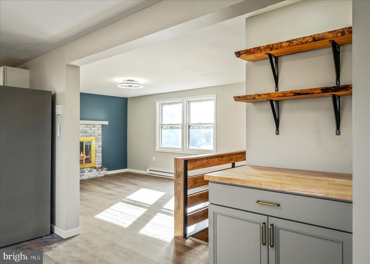 199 Winding Way photo 13