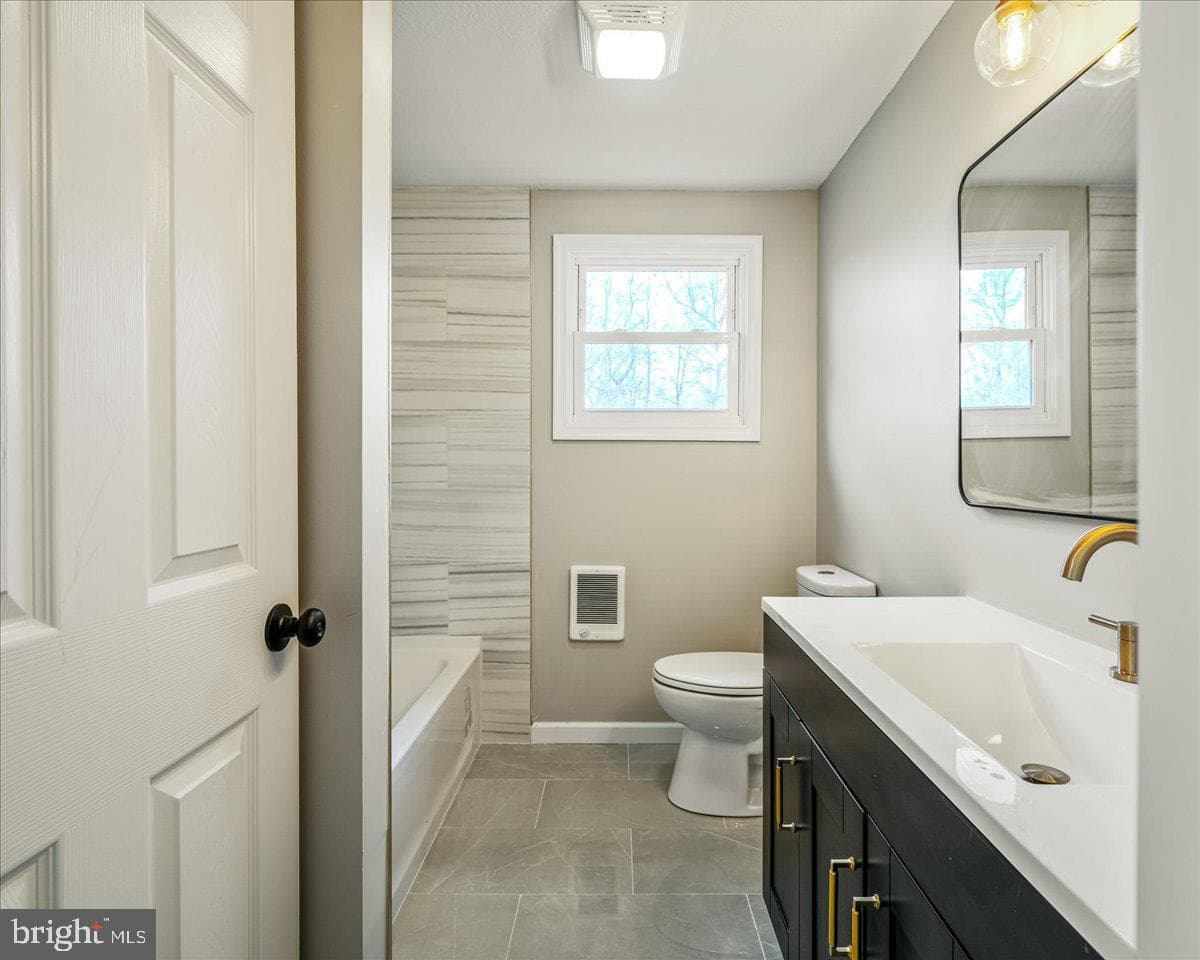 199 Winding Way photo 17