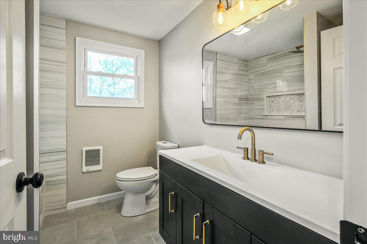 199 Winding Way photo 18