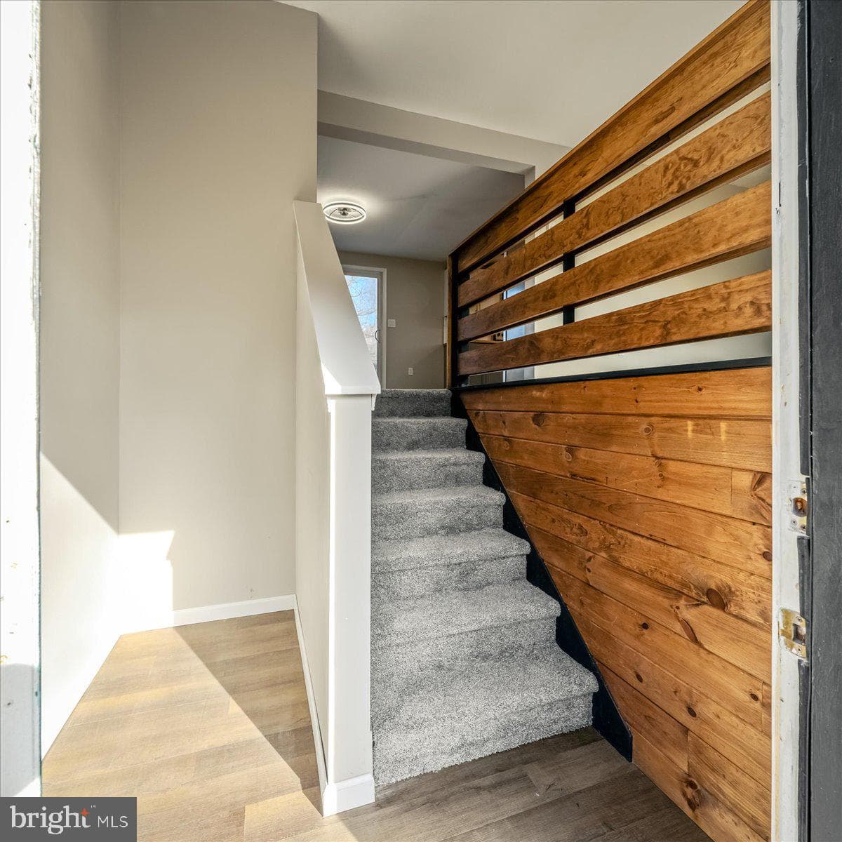 199 Winding Way photo 3