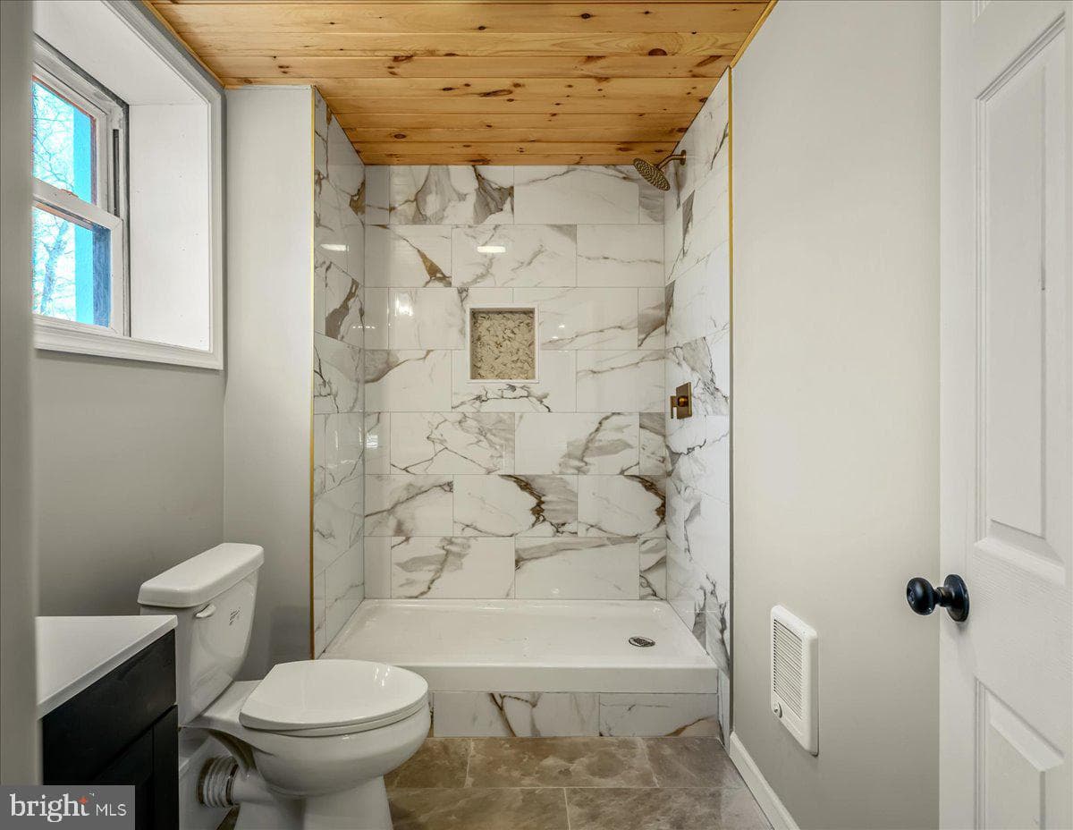 199 Winding Way photo 32