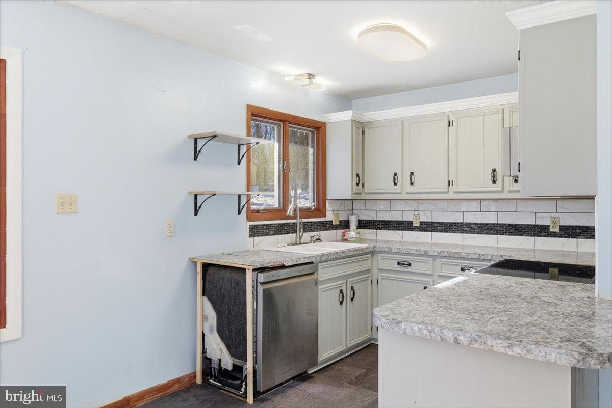 143 Anglemire Drive photo 29
