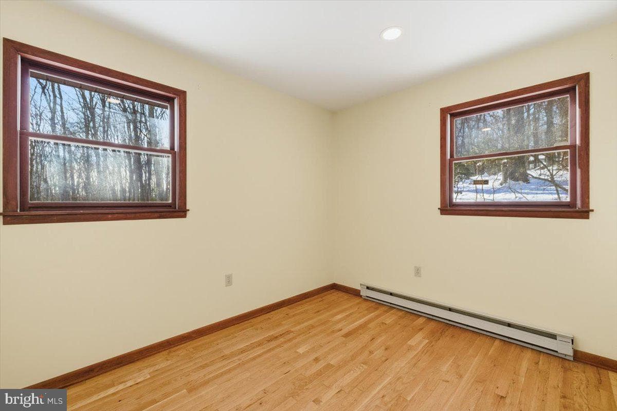 143 Anglemire Drive photo 31