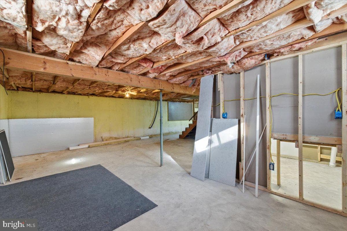 143 Anglemire Drive photo 41