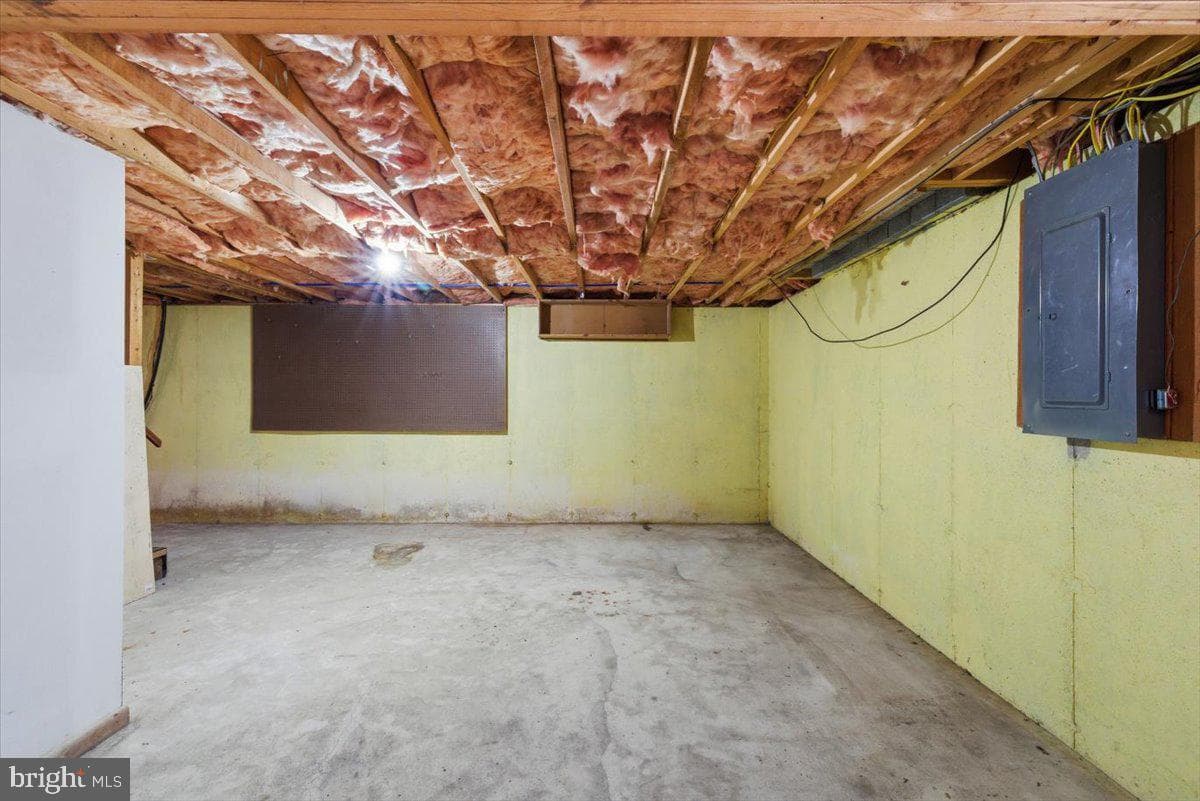 143 Anglemire Drive photo 44