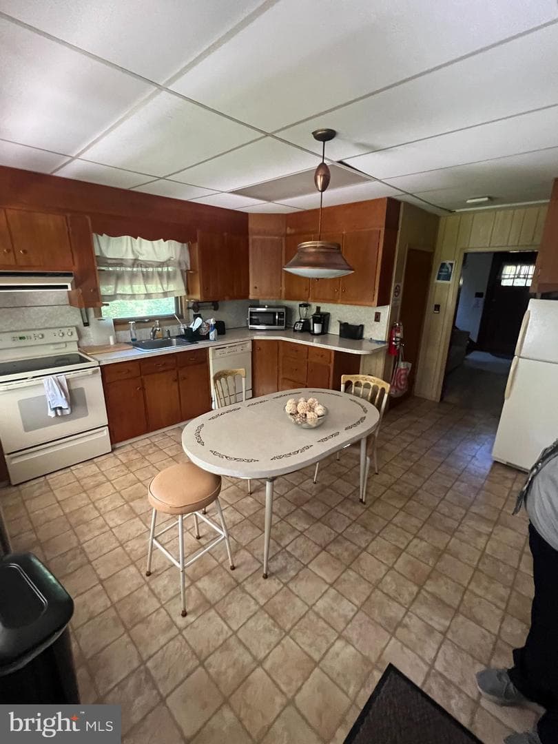 339 E Brown Street photo 12
