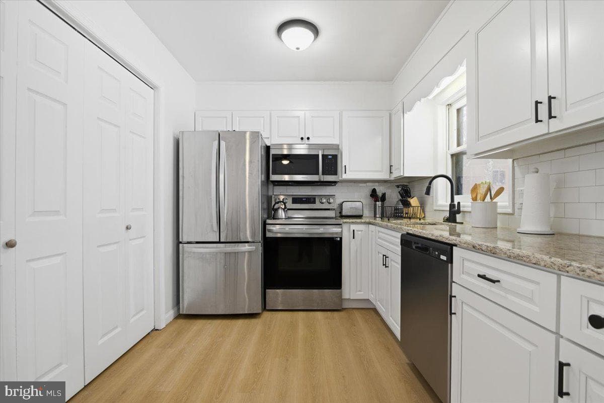 183 Crescent Way photo 23