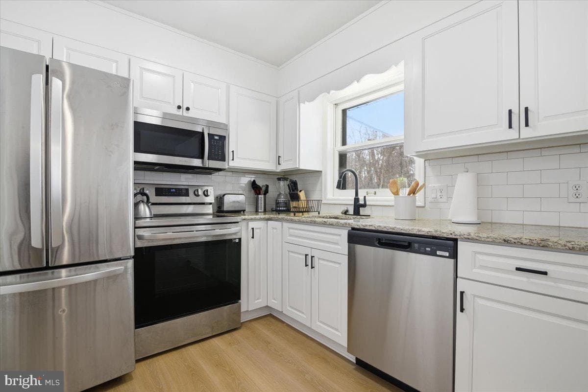 183 Crescent Way photo 24
