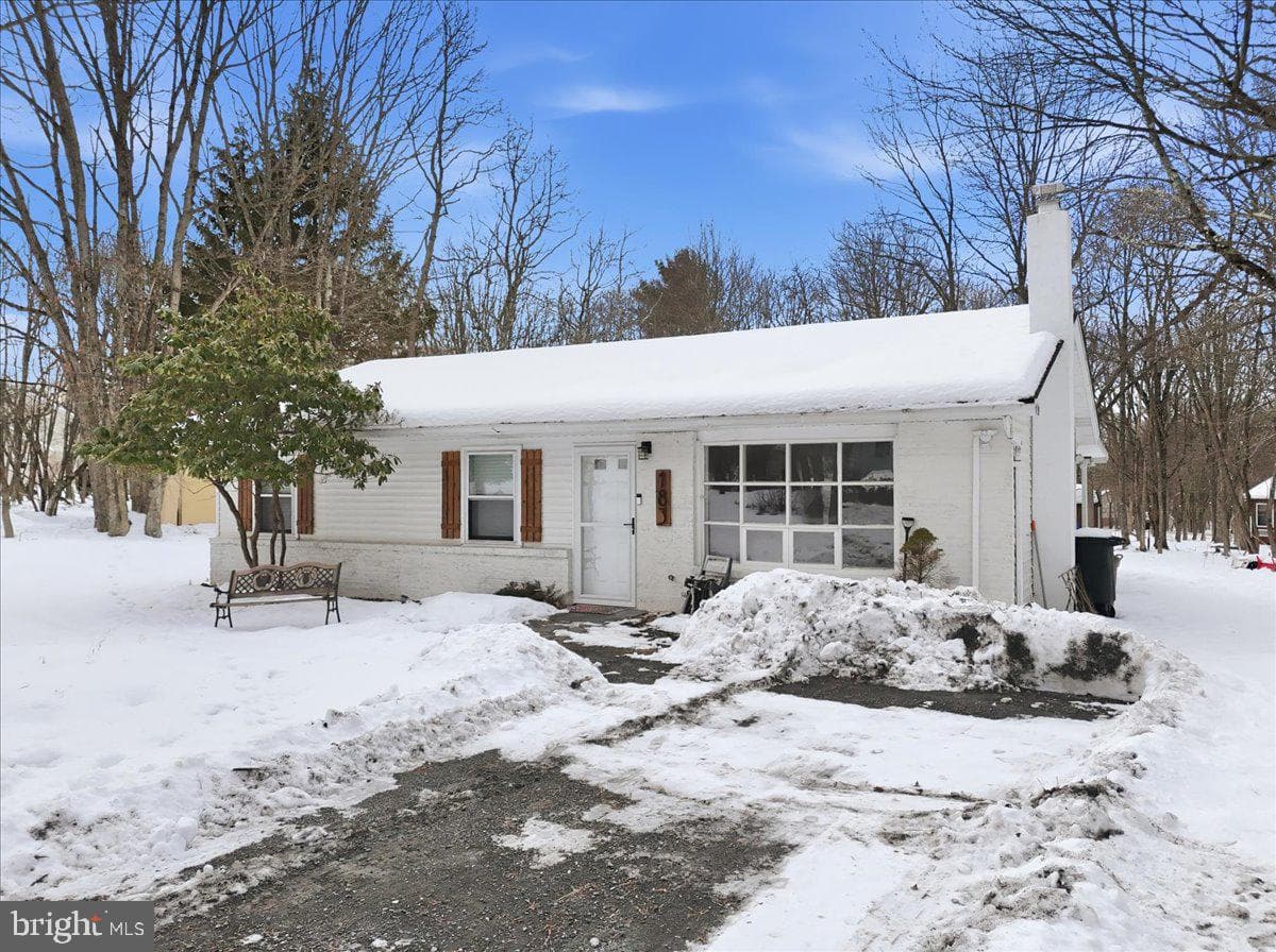 183 Crescent Way photo 4