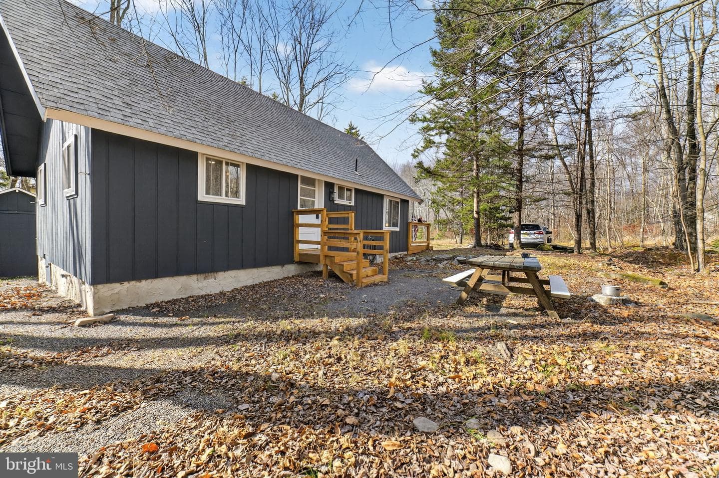 129 Mahoning Drive photo 3