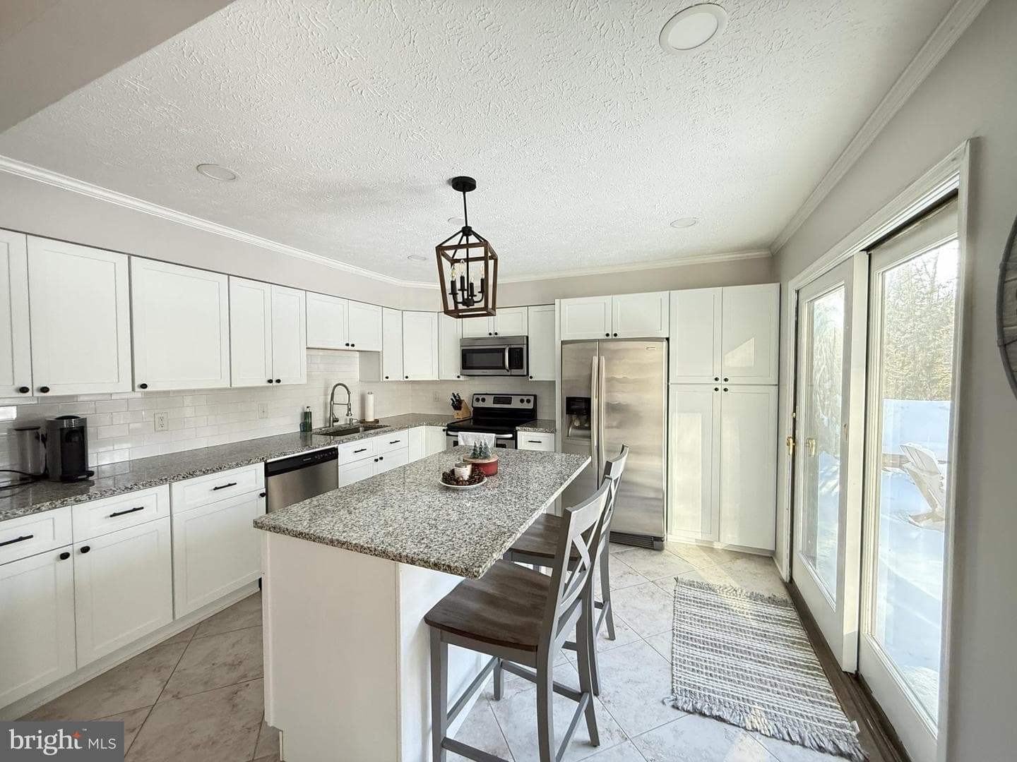 1570 Sullivan Trail photo 3