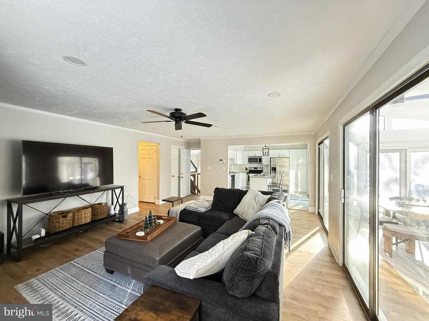 1570 Sullivan Trail photo 6