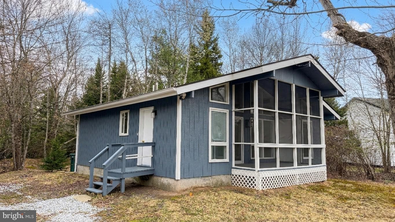 6522 Runnymead Lane, Tobyhanna