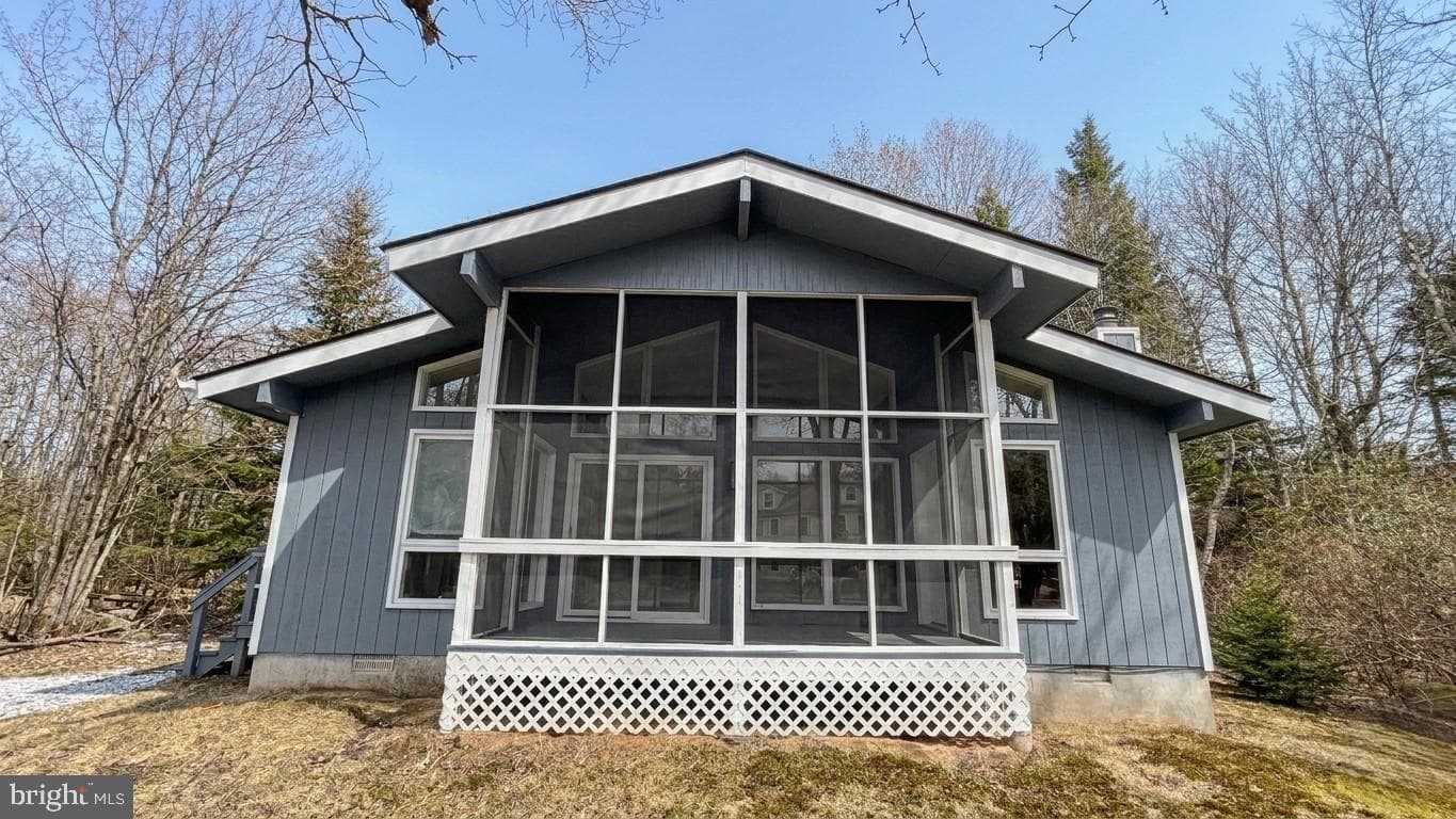 6522 Runnymead Lane, Tobyhanna