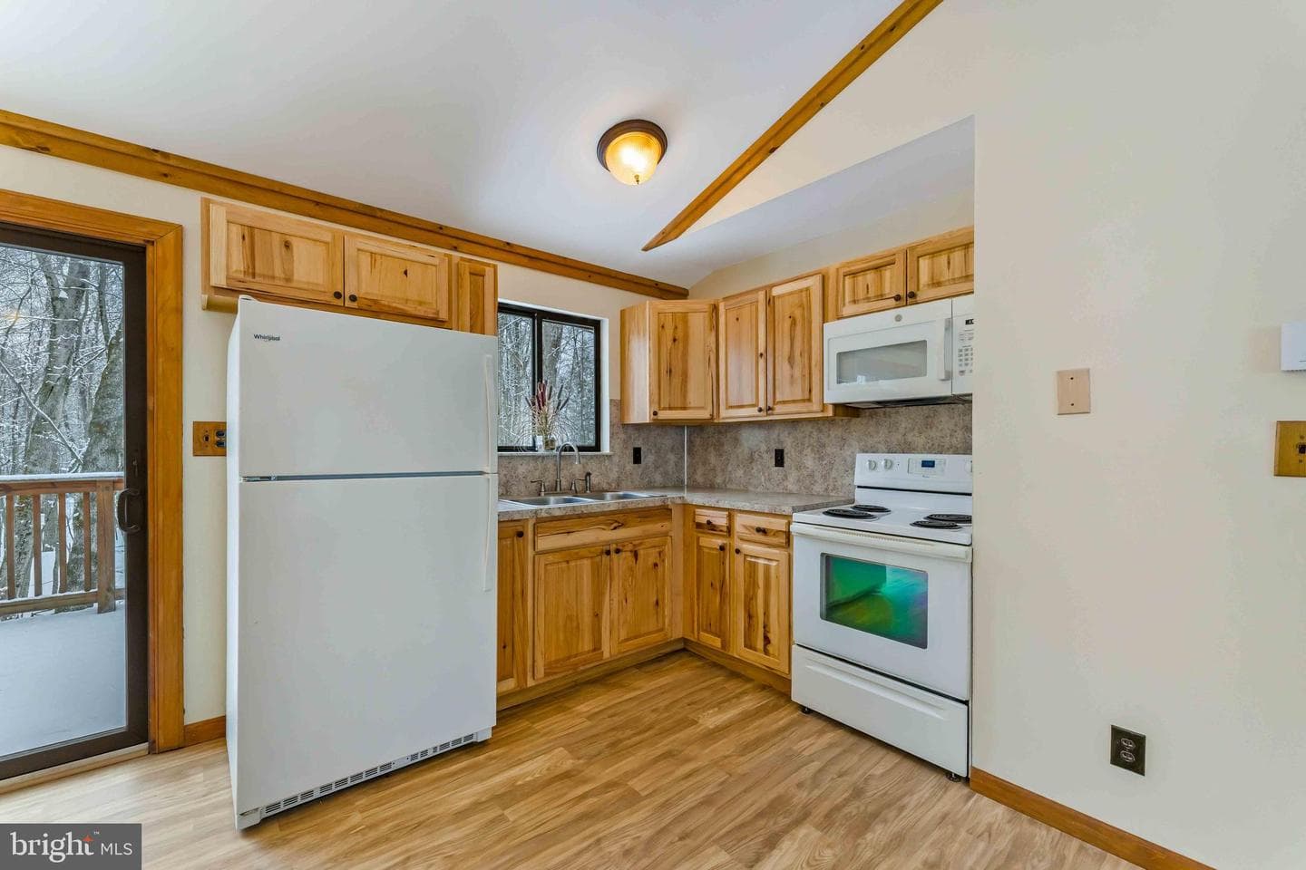 391 Berry Lane photo 11