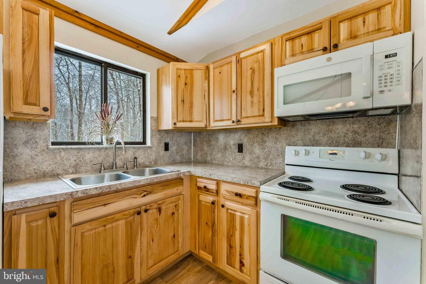 391 Berry Lane photo 15