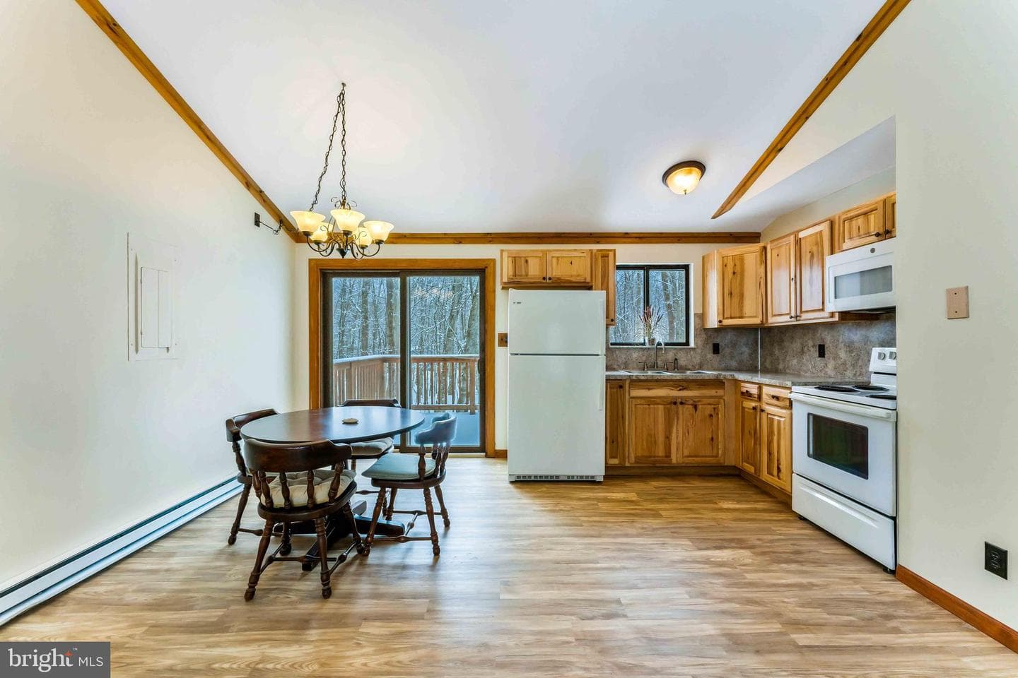 391 Berry Lane photo 9