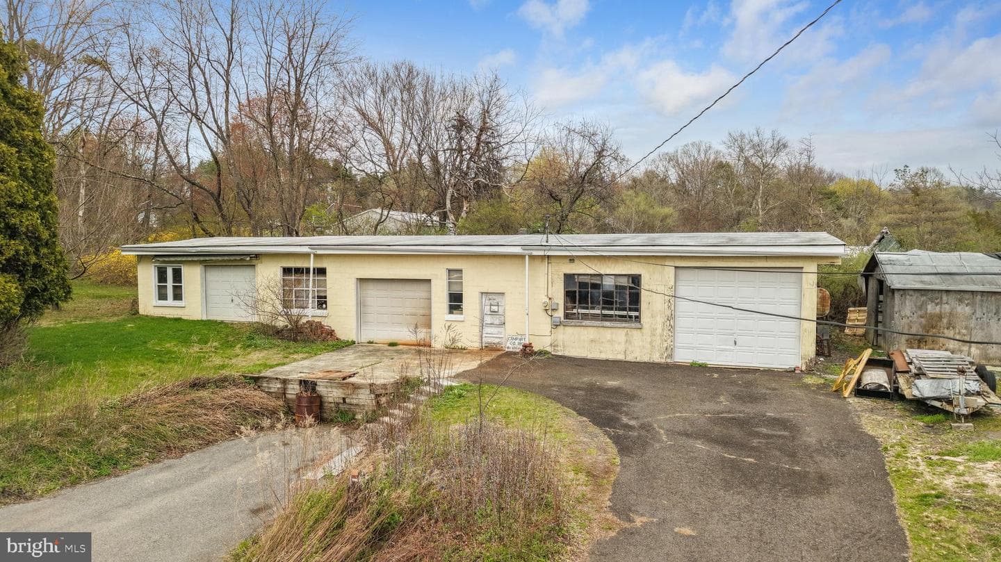 2115 W Main Street photo 3