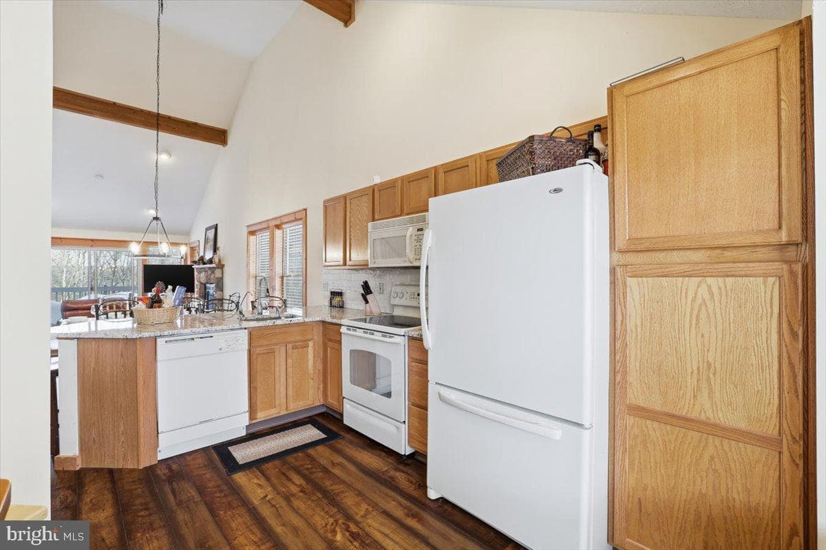 207 Sycamore Court photo 13
