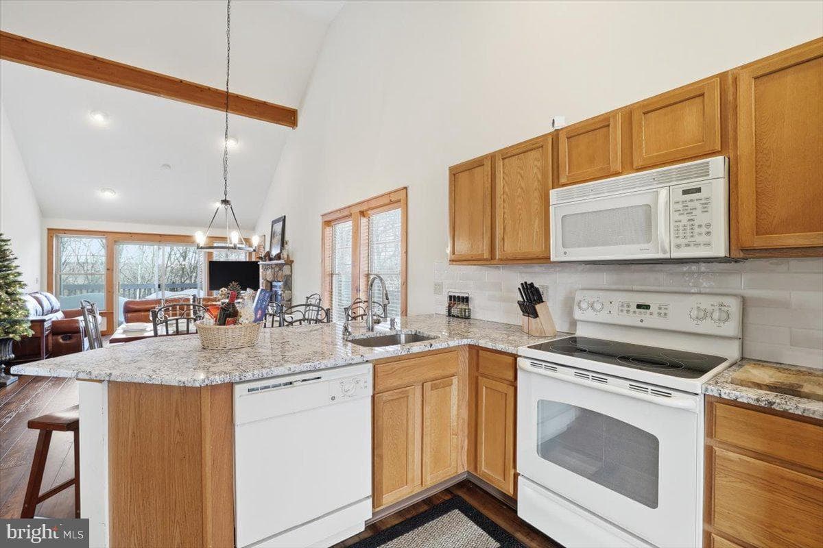 207 Sycamore Court photo 14