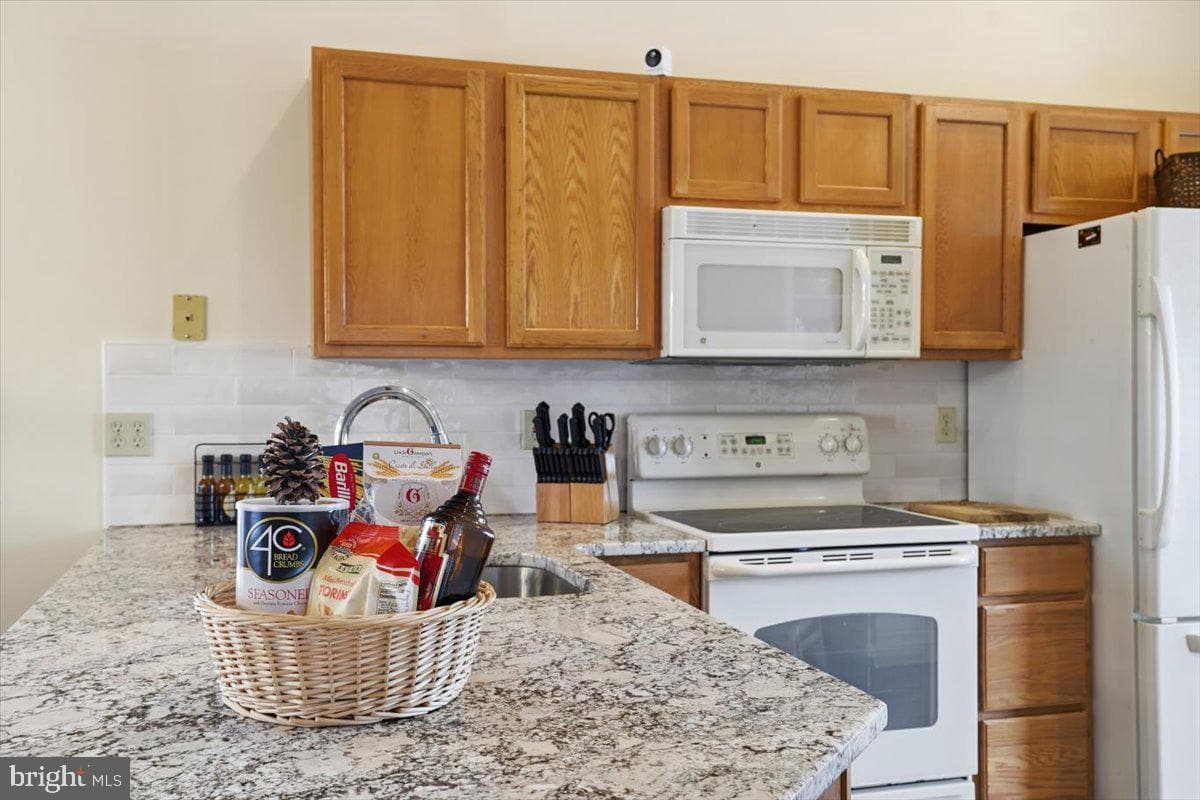 207 Sycamore Court photo 16