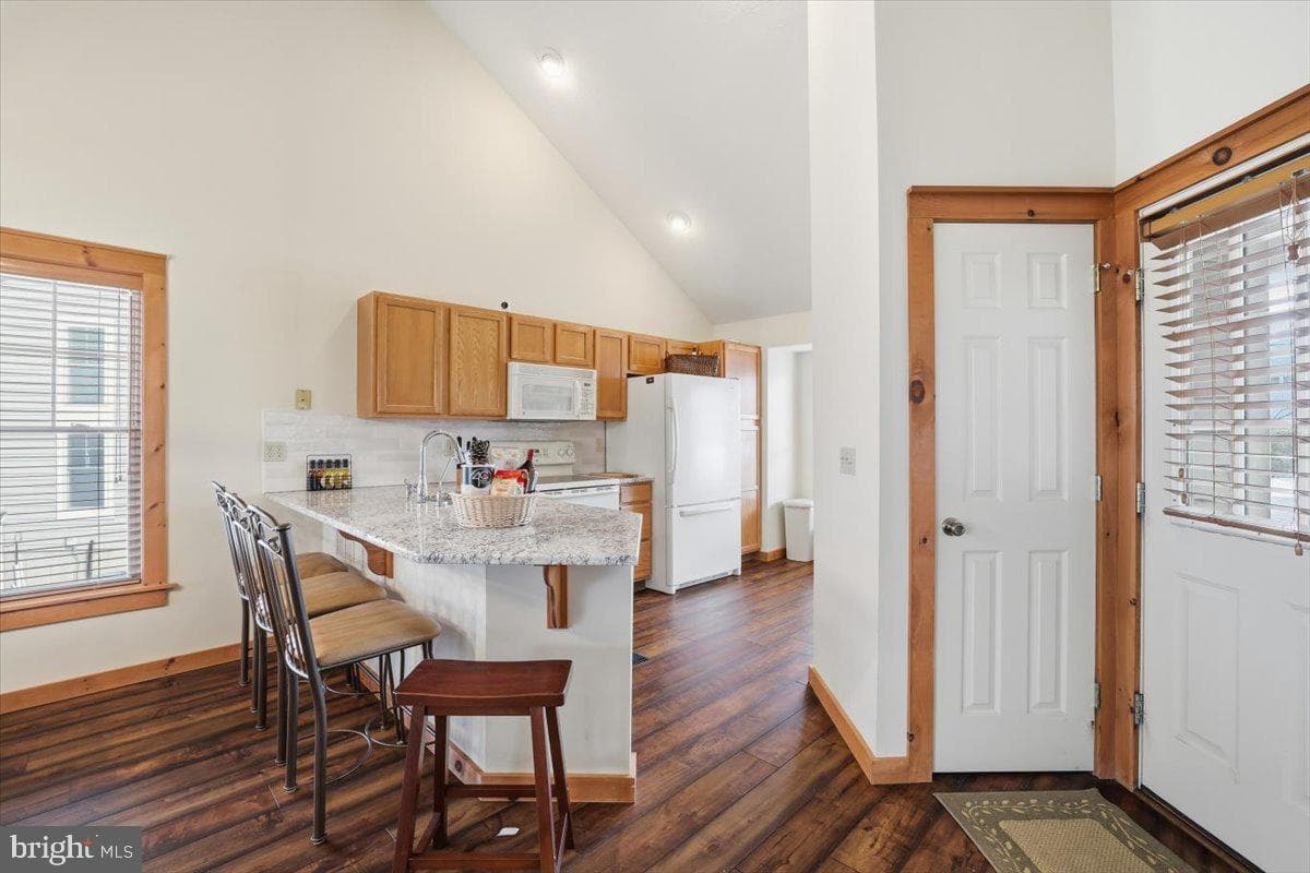 207 Sycamore Court photo 17