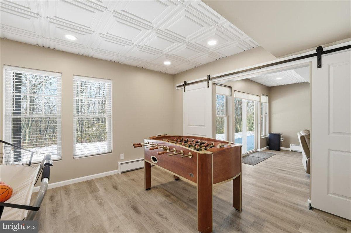 207 Sycamore Court photo 40