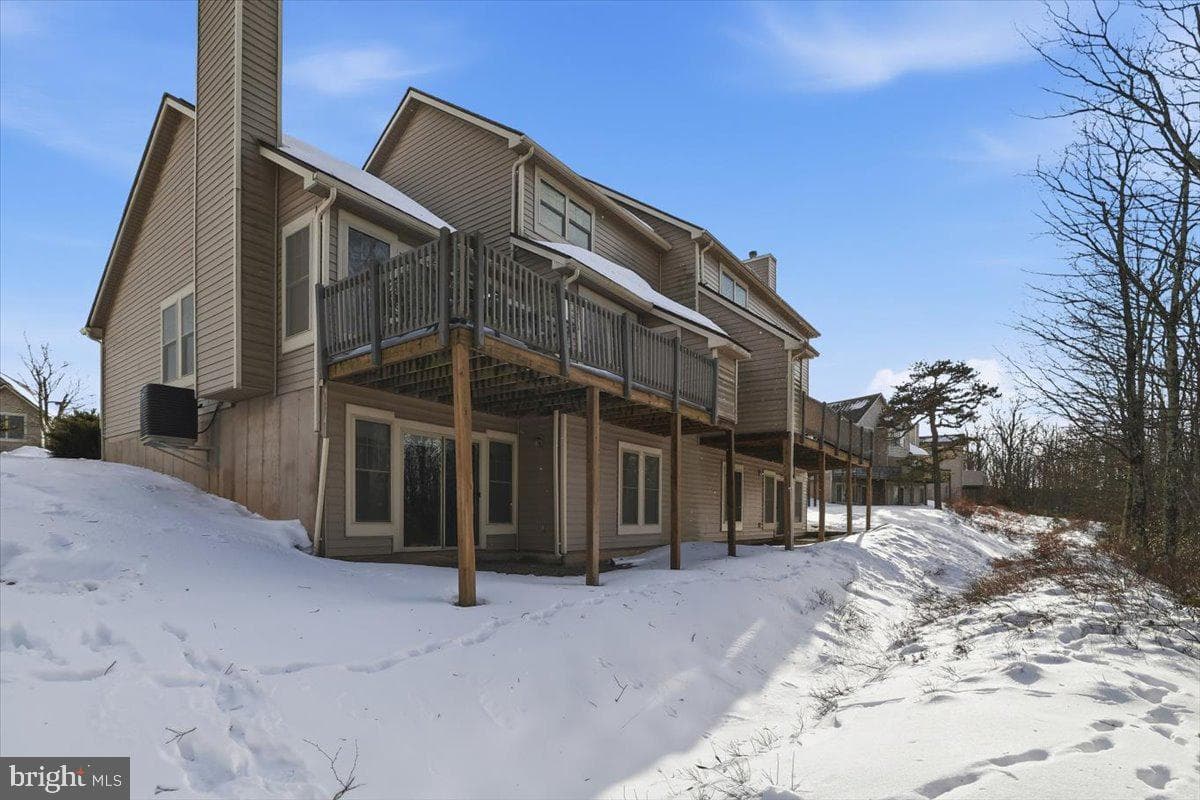 207 Sycamore Court photo 43