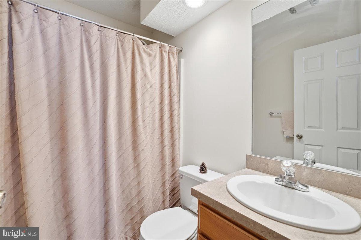 207 Sycamore Court photo 45