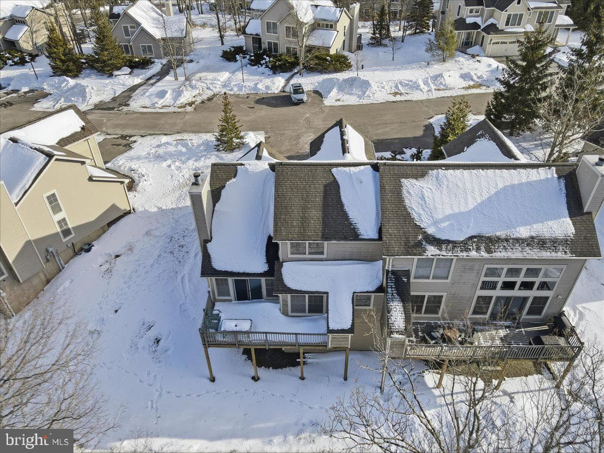 207 Sycamore Court photo 46