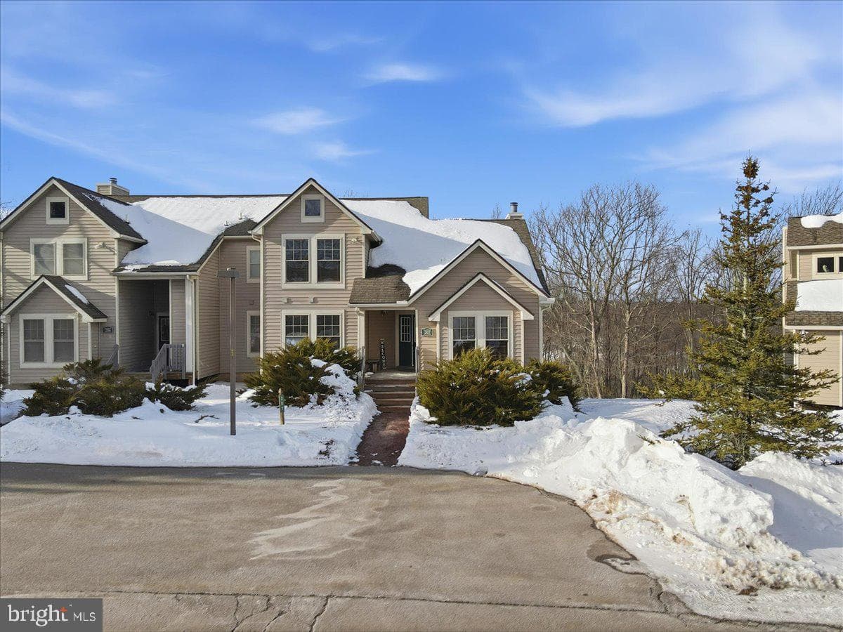 207 Sycamore Court photo 47