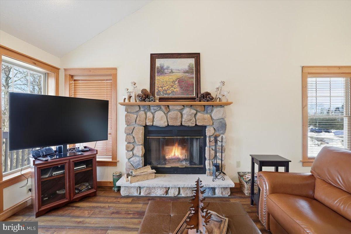 207 Sycamore Court photo 6
