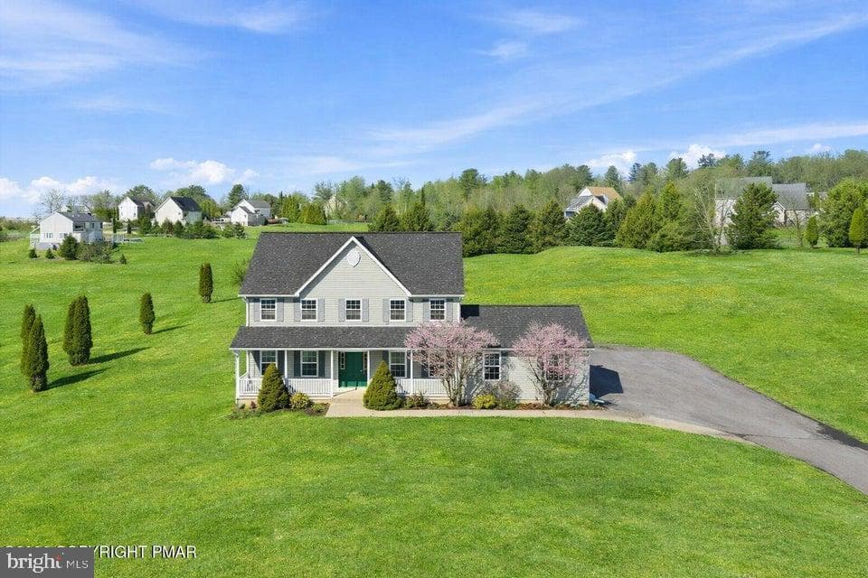 104 Corine Way photo 2