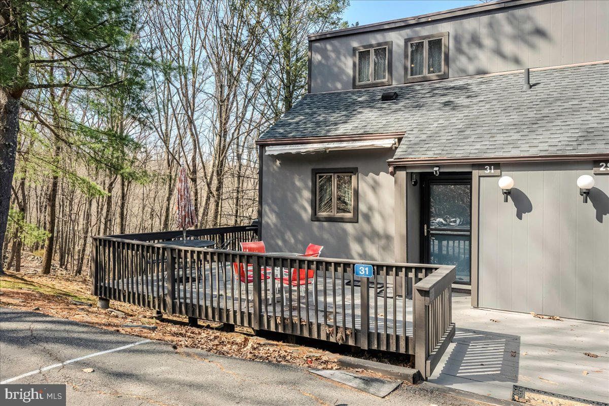 31 Middle Village Way photo 3