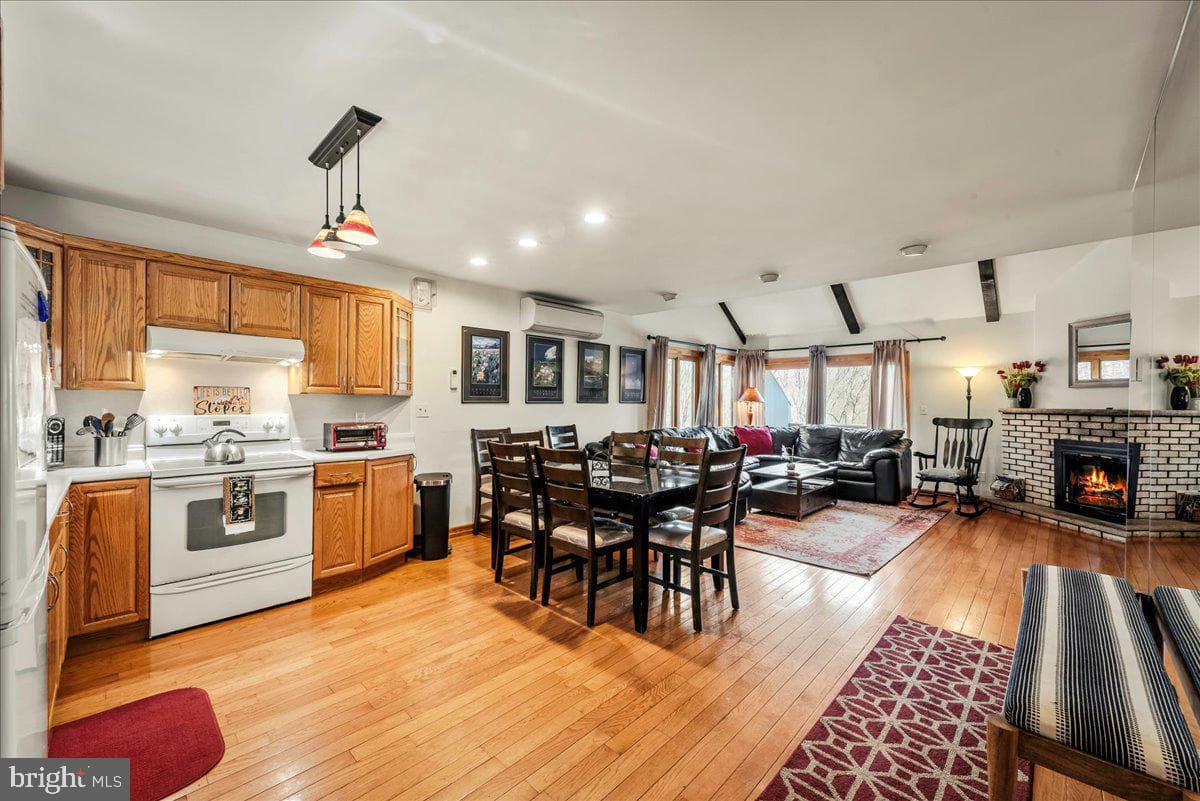31 Middle Village Way photo 9
