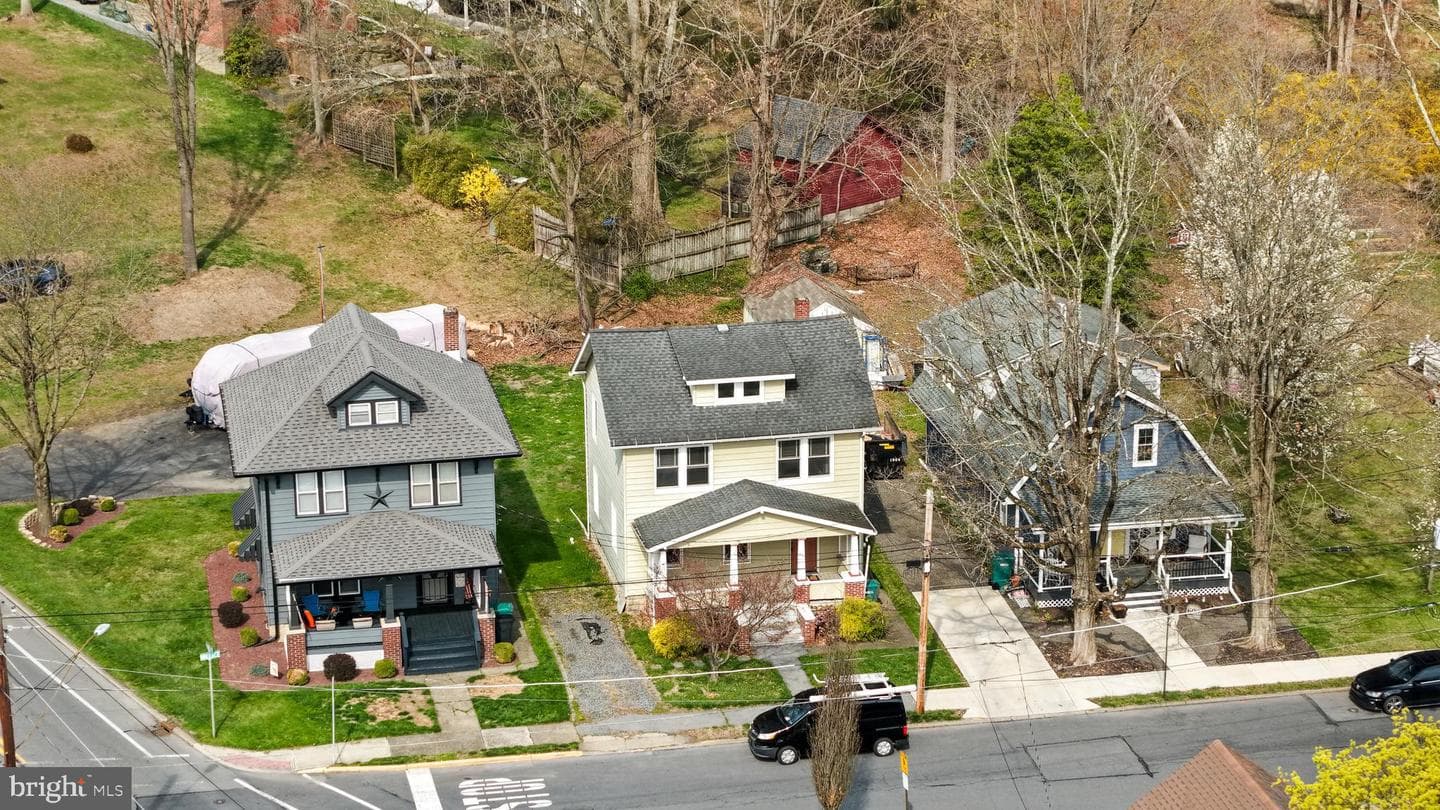 605 Wallace Street photo 1