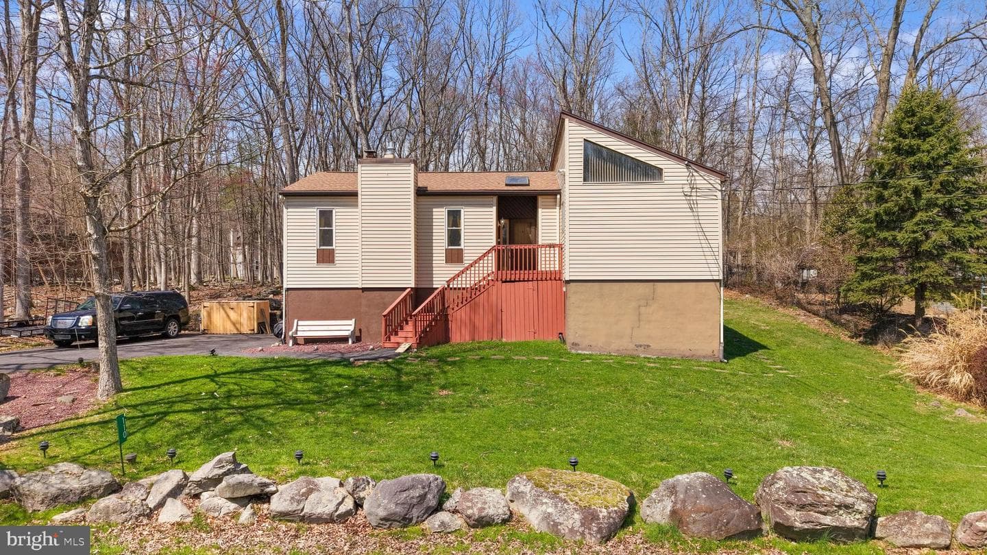 110 Sundew Drive photo 2
