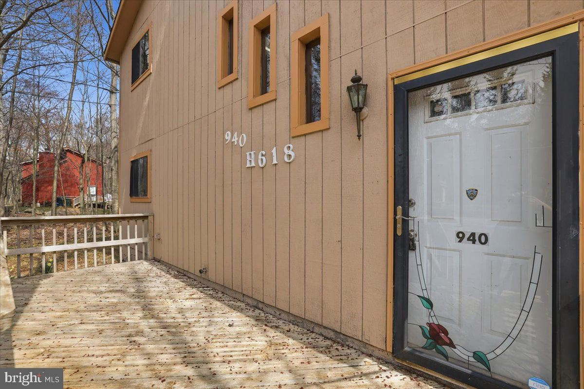 940 Country Place Drive photo 2