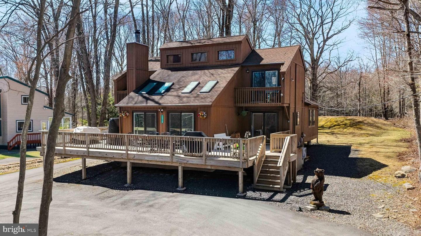 2038 Beaver Run Road, Pocono Lake