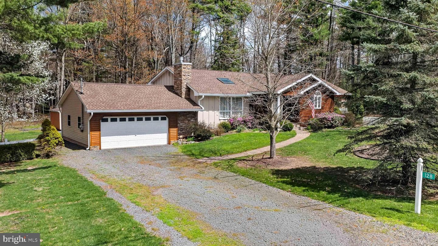 128 Nakora Drive, Blakeslee