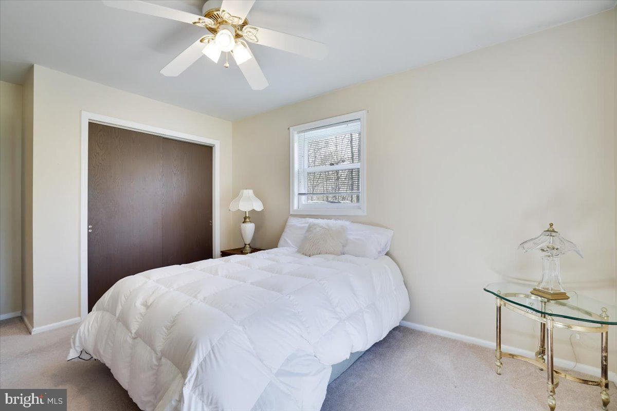 520 Executive Dr photo 11