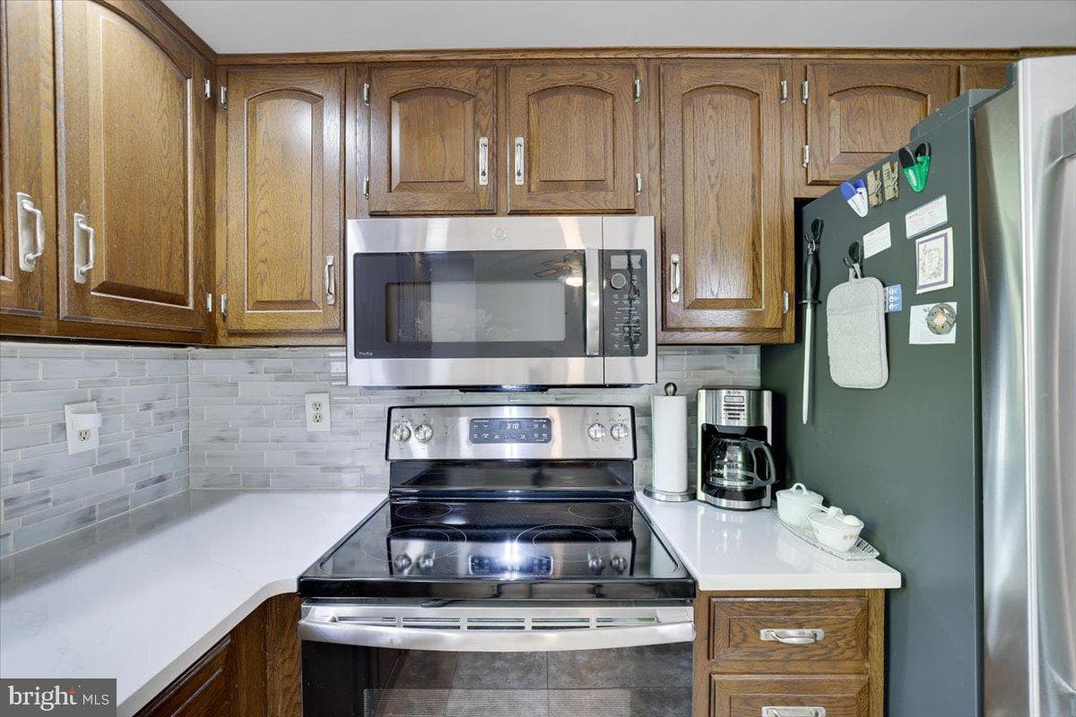 520 Executive Dr photo 13