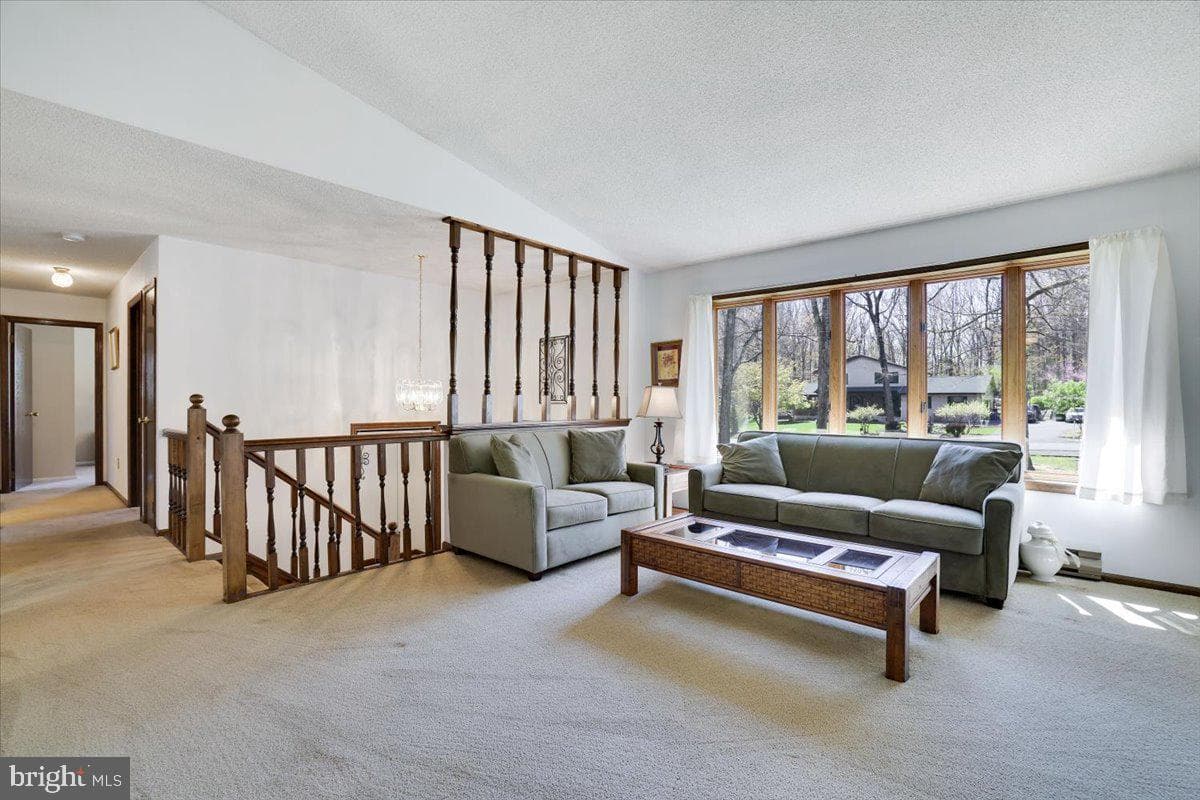 520 Executive Dr photo 18