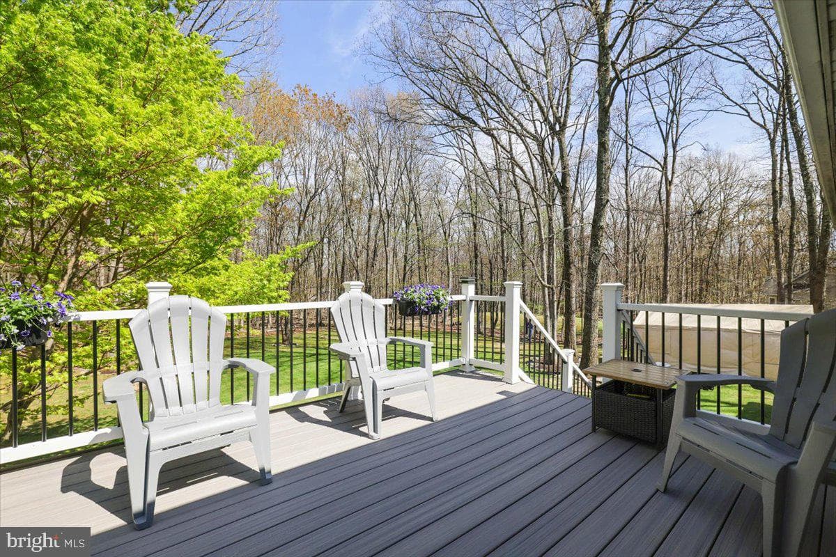 520 Executive Dr photo 39
