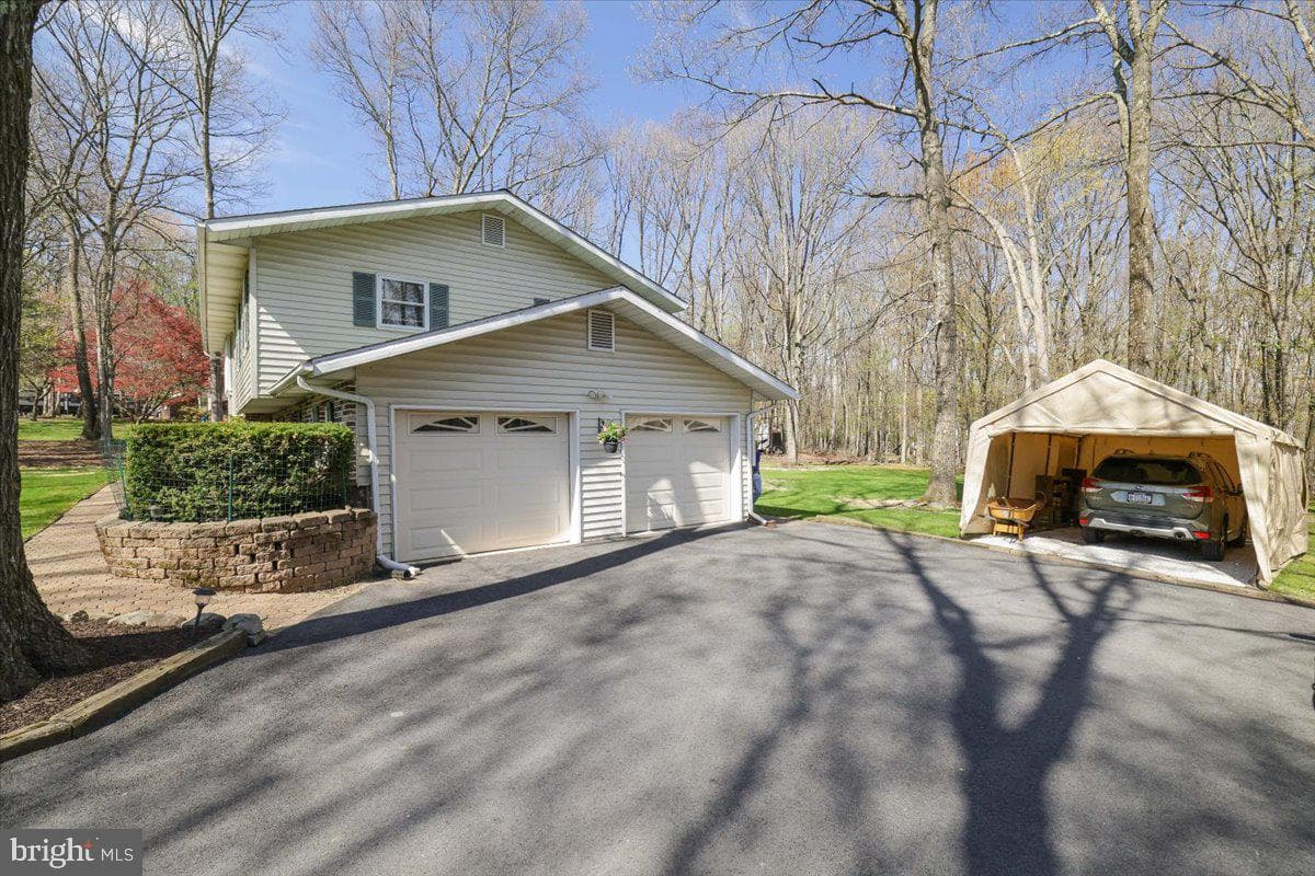 520 Executive Dr photo 4