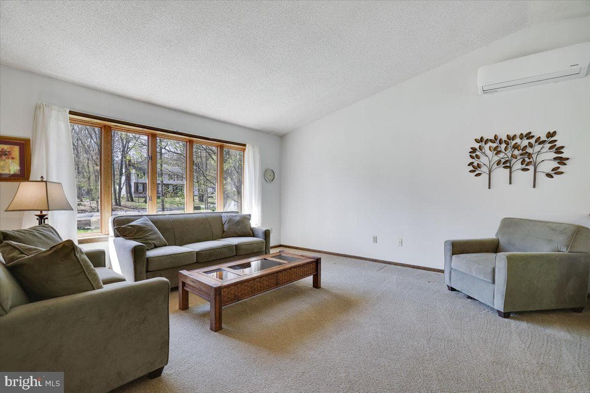 520 Executive Dr photo 8