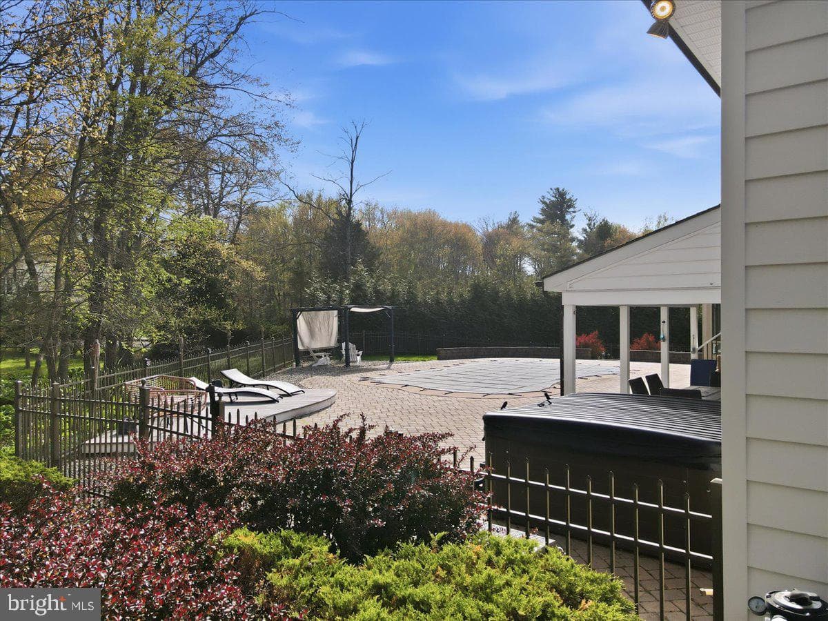5556 Bridle Road photo 107